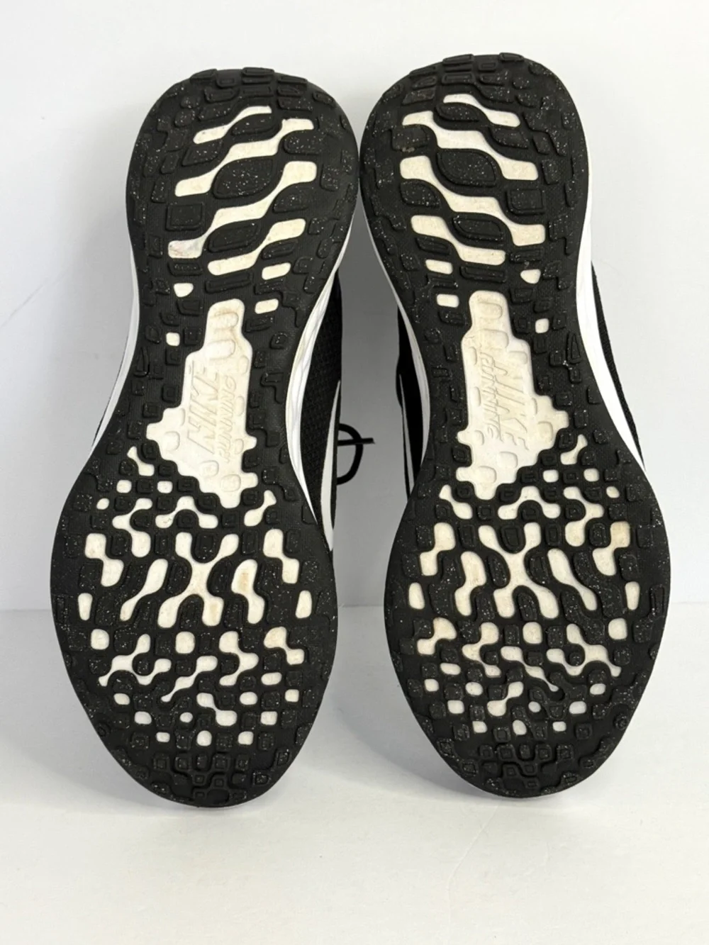 Nike Revolution 6 NN Men's Shoes Athletic Sneakers Black White Size 11